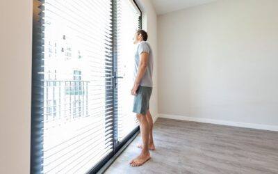 Wykończenie paneli przy drzwiach balkonowych – co warto wiedzieć i jak to zrobić?